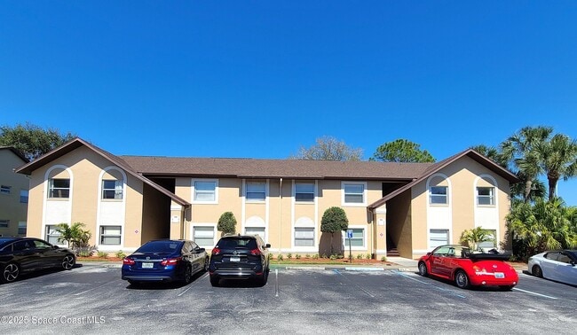 Building Photo - 100 Summer Pl Unit 7