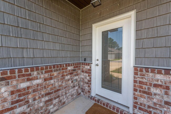 2239 Tom St