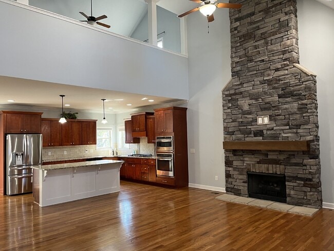 Photo - 6050 Sanmar Dr