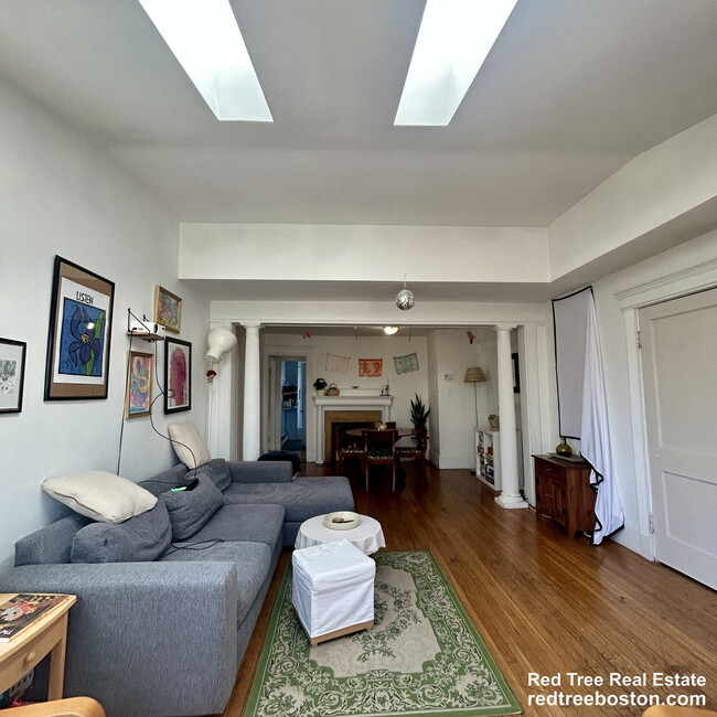 Photo - 8 Selkirk Rd Unit 2