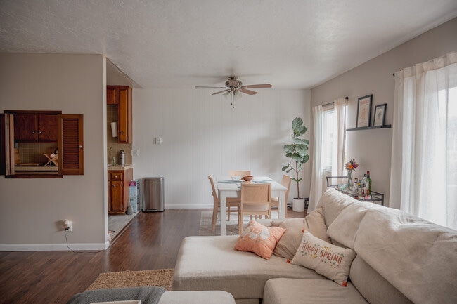 Photo - 340 Moss St Unidad C-4