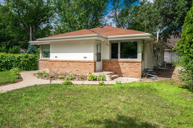 Photo - 5312 Hiawatha Ln