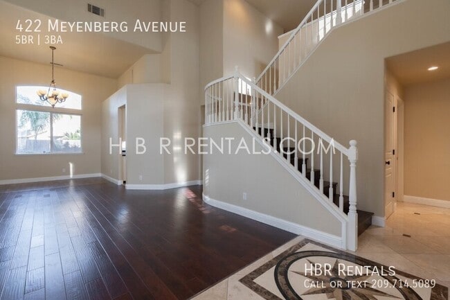 Photo - 422 Meyenberg Ave