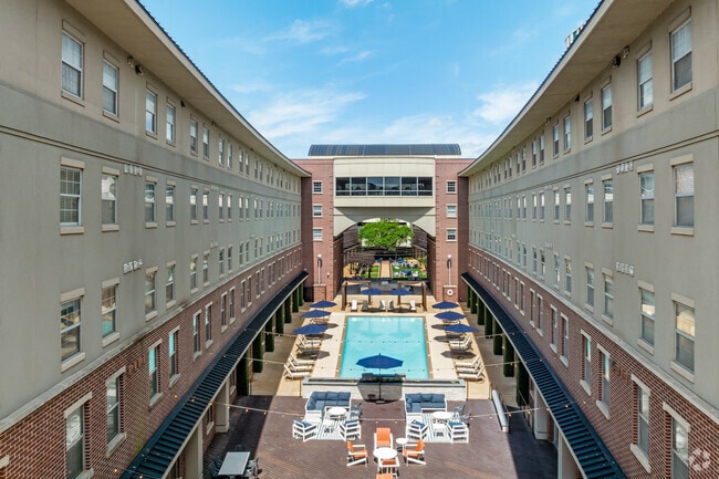 Alternate Community Image - 12 North