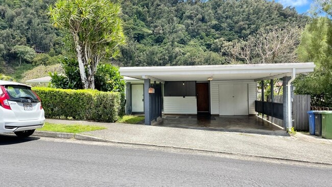 Photo - 159 Puiwa Rd Unit Upstairs