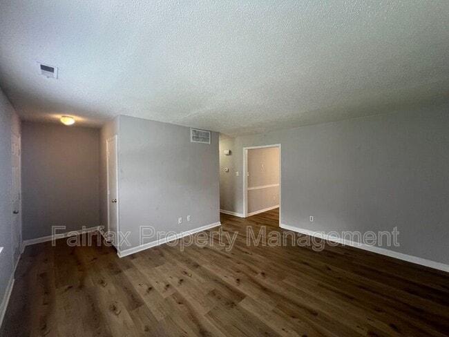 Photo - 227 Bridgefield Pl