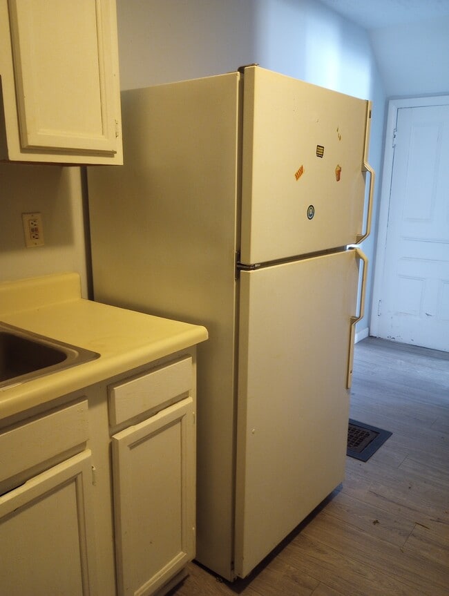 Photo - 410 Linden Pl Unit A