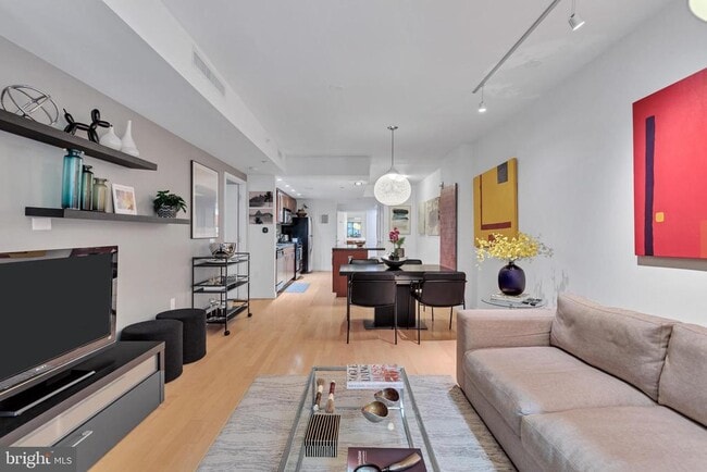 Building Photo - 912 F St NW Unit 102