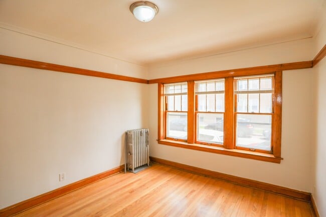 Photo - 2736 N Leclaire Ave Unit 1