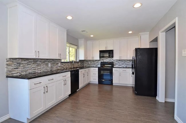 Photo - 7102 Casablanca Ct