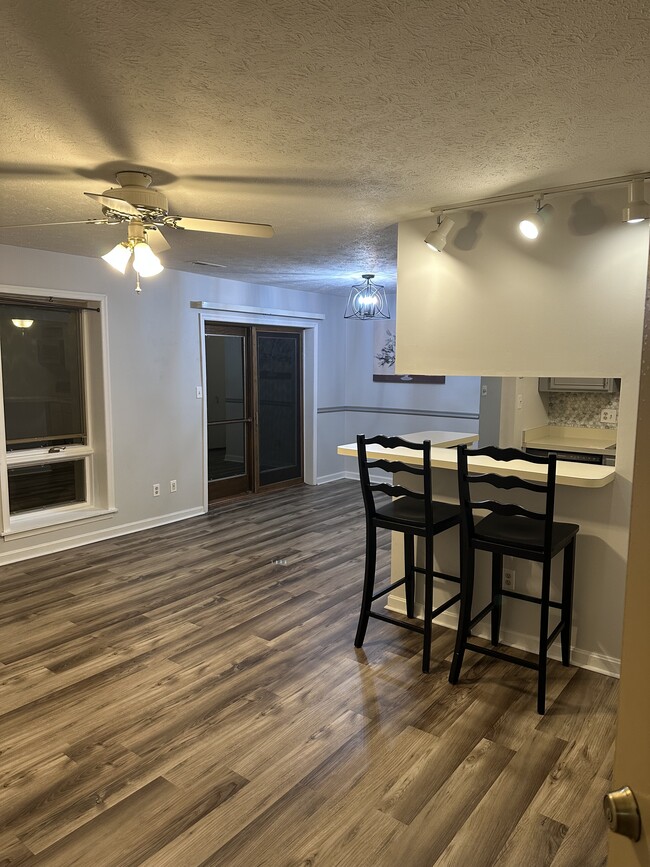 Building Photo - 23240 Chestnut Oak Ct Unit 1039