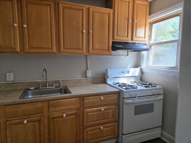 Photo - 40 W Talbott St Unit 1