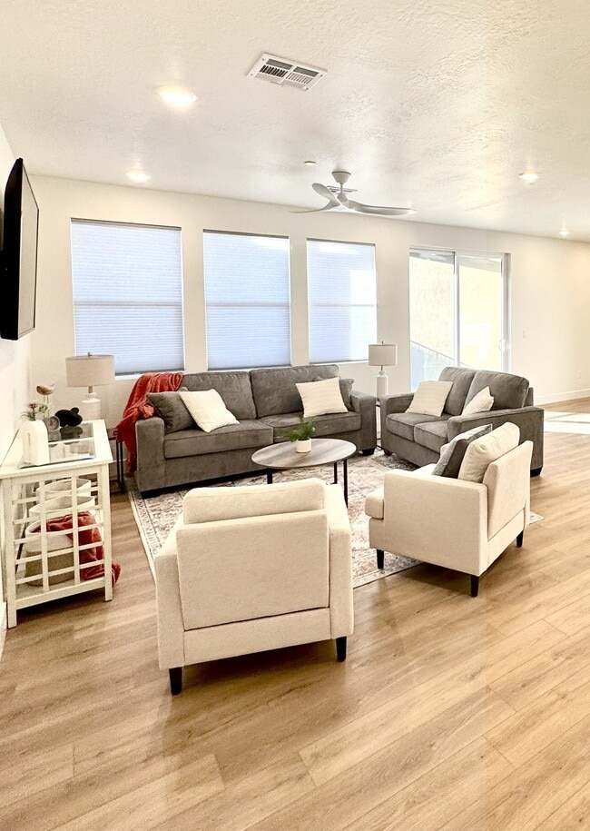 Photo - Desert Color Condo
