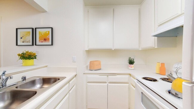 Cocina en Village Pointe Apartment Homes