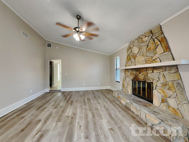 Photo - 804 Elmwood St