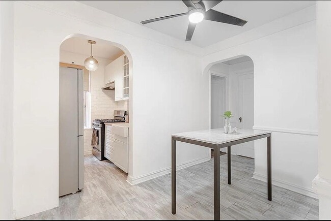 Building Photo - 3321 Bruckner Blvd Rental
