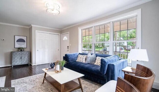 Photo - 3111 Graydon St