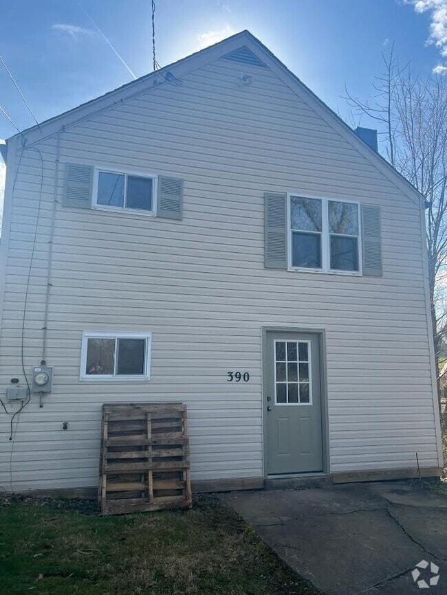 Building Photo - 390 Mercer Rd Unit 390 Mercer St Rental