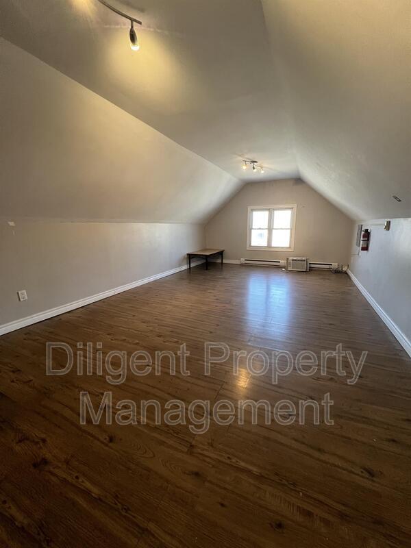 Photo - 265 Sherbrooke St