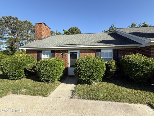 Building Photo - 1200 Peyton Cir Rental