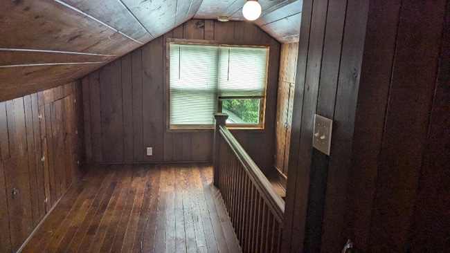 Photo - 2011 Ottawa St