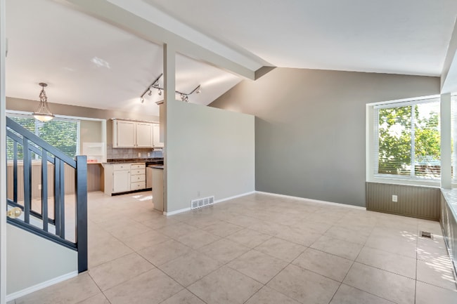 Photo - 582 Meadow Hill Dr