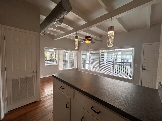 Photo - 219 Marshall St Unidad 214