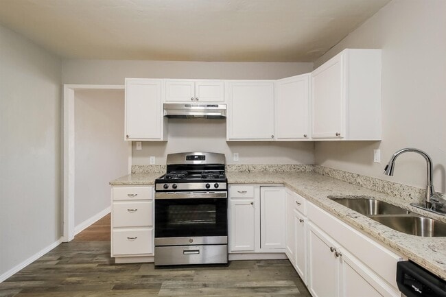 Photo - 4732 SE 24th St