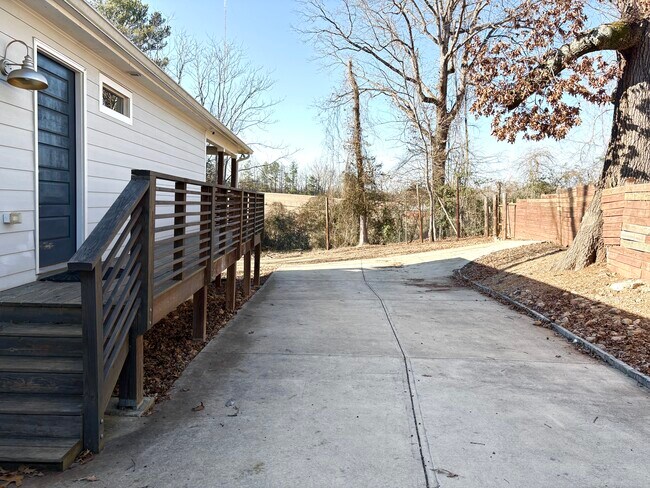 Photo - 252 Tiger Flowers Cir NW