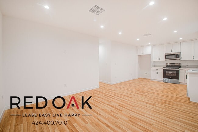 Building Photo - 856 W 47th St Unit 856A