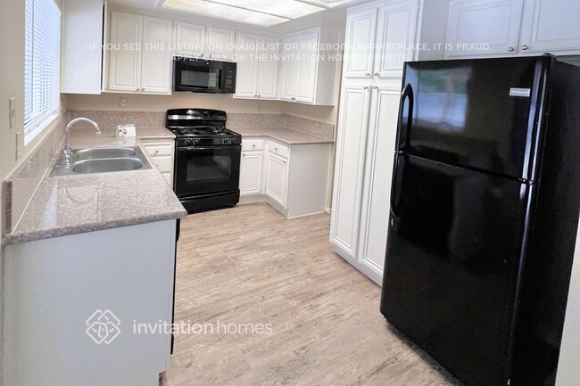 Photo - 330 Templeton Dr
