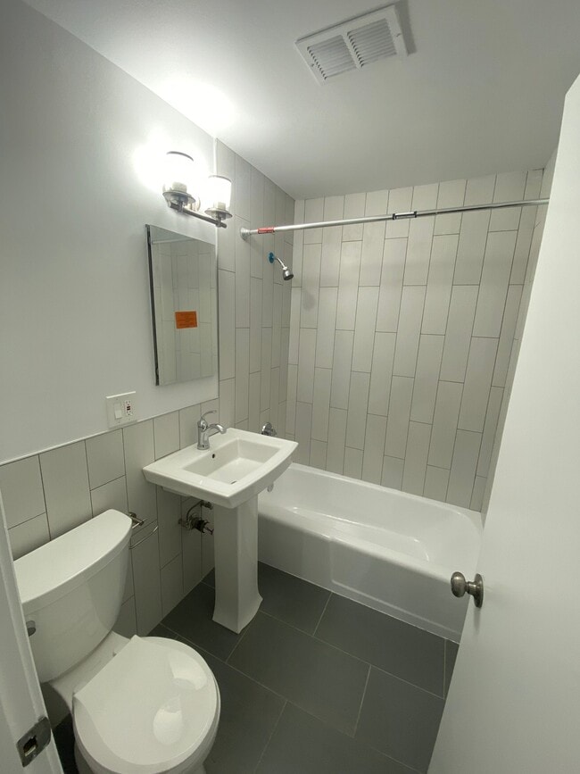 Photo - 15 Leicester St Unit D