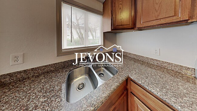 Photo - Charming duplex in a walkable location near the University of Puget Sound