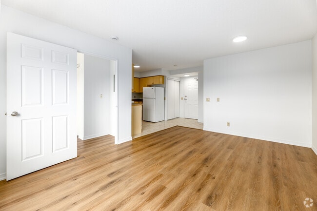 1BR, 1BA - 640SSF - Living Room