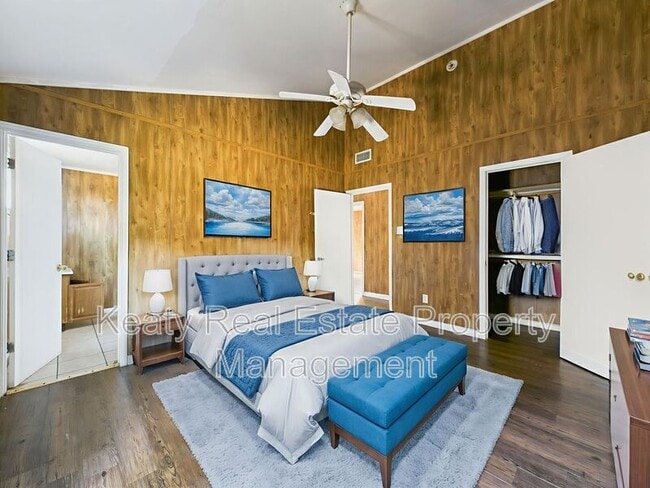 Photo - 111 Sternberg Dr