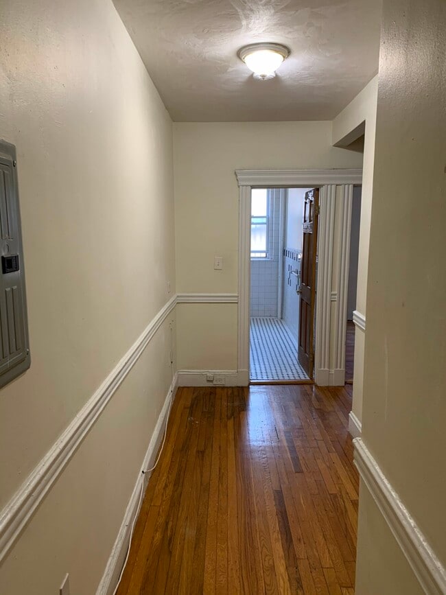 Building Photo - 360 Riverway