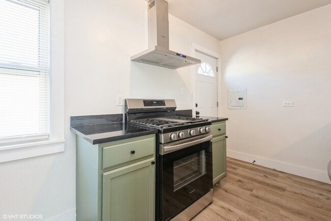 Photo - 7411 N Wolcott Ave Unit 1W