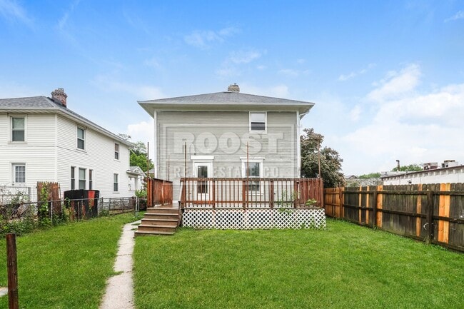 Photo - 3 Bedroom 1 Bathroom Single Family Home Available in Springfield!