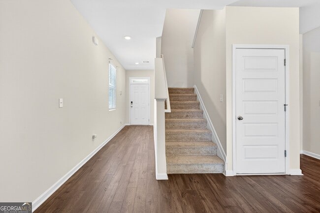 Photo - 122 Silver Birch Pass