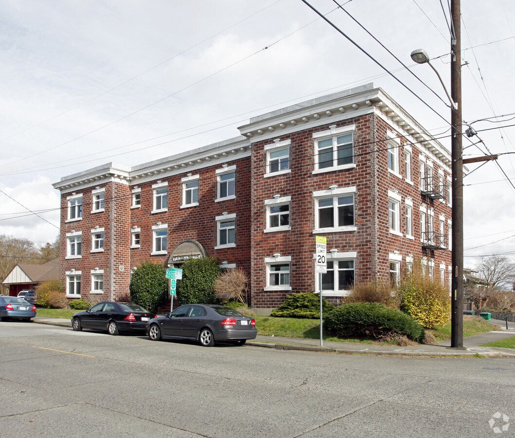 Photo - 4902 Phinney Ave N Apartments