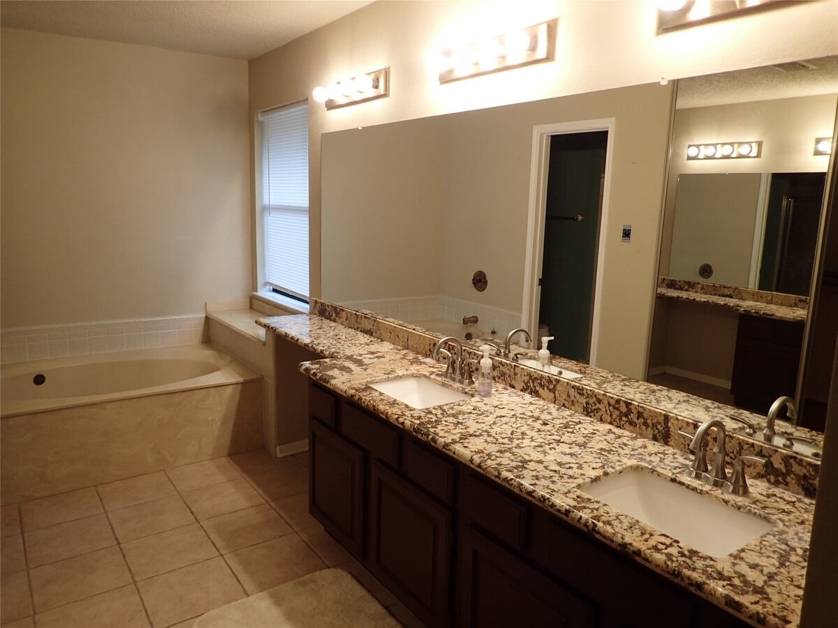 Photo - 2130 Greencove Ln
