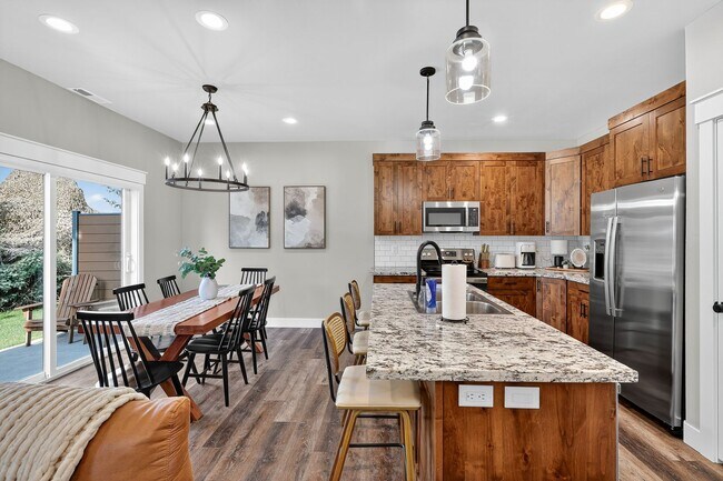 Photo - Beautiful 3 Bed, 2.5 Bath Townhome in Ashton