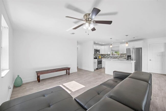 Photo - 5641 NE 8th Ave