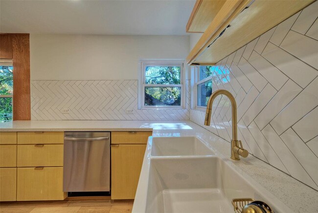 Photo - 1709 Mariposa Dr House