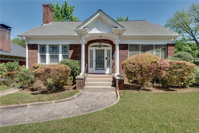 Photo - 812 Adair Ave NE