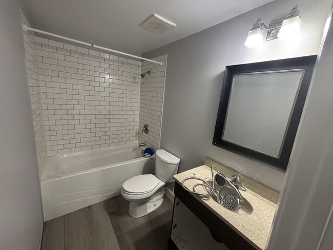 Photo - 325-325 Erb St. W Unit 11