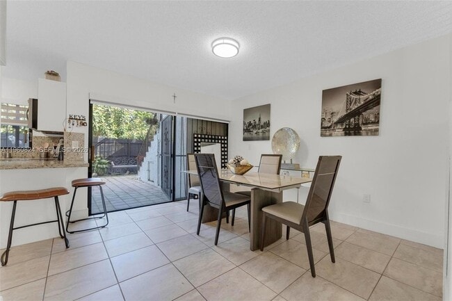 Photo - 6502 Kendale Lakes Dr