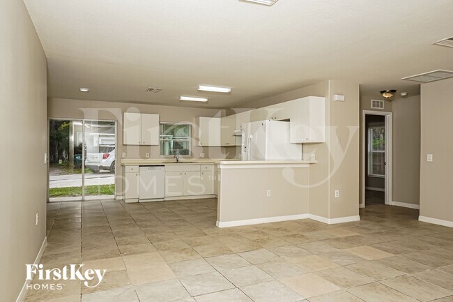 Photo - 412 10th Ave E