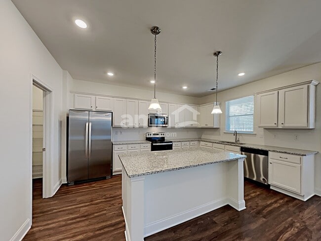 Photo - 216 Latitia Lane