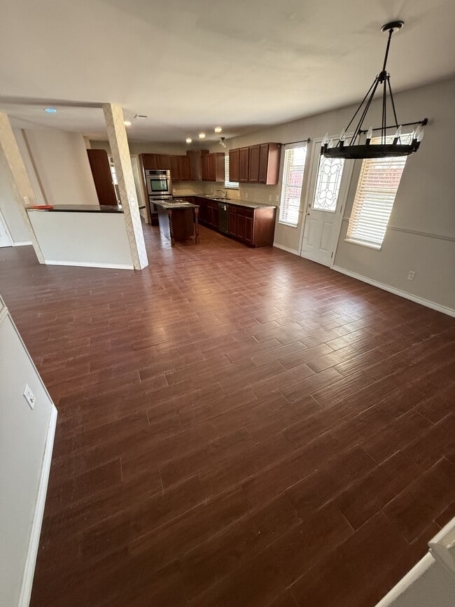 Photo - 2716 Devon Rd